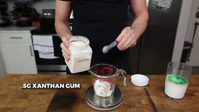 Adding 0.5g of xanthan gum for texture.