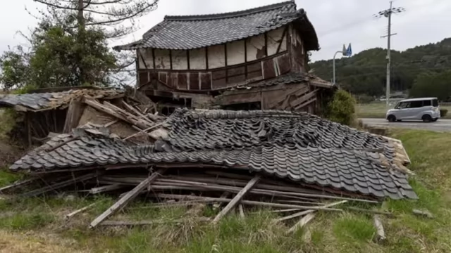 Dilapidated abandoned home (Akiya) in Japan