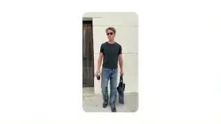 Man wearing a simple t-shirt and jeans