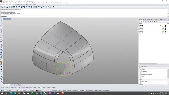 Blend surfaces split by iso-curve further back, effectively enlarging the area for the central corner surface.