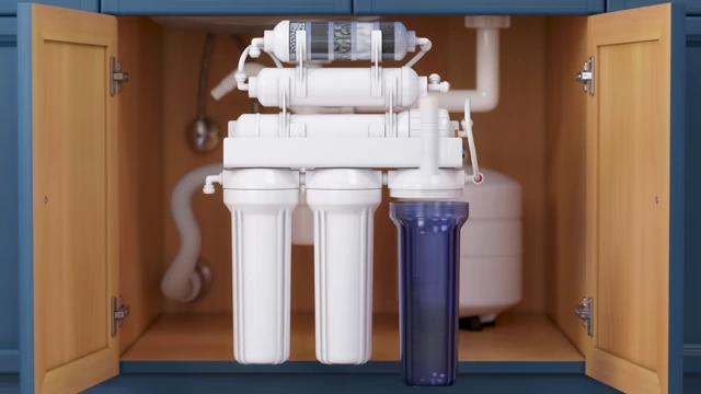 A diagram illustrates a reverse osmosis water filtration system installed under a sink.