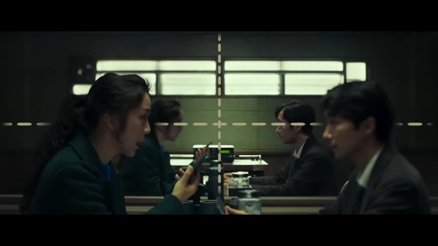 A grid overlay on the interrogation scene, illustrating how the mirror reflections and focus shifts reveal subconscious connections.