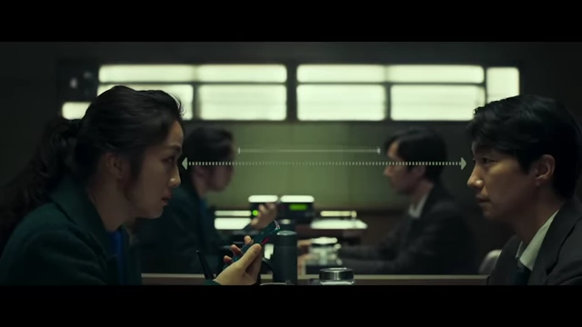 Horizontal dashed lines indicate a focus on connection between Hae-jun and Seo-rae in the mirror reflections.