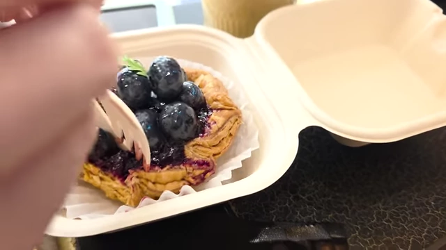 Blueberry mini cheese pie