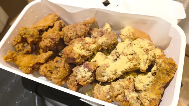 Korean fried chicken with cheese powder