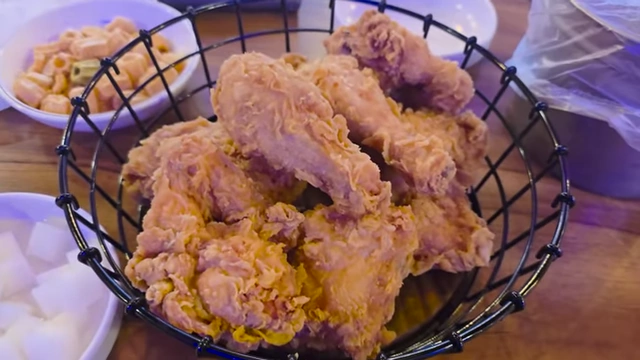 Basket of BB.Q Olive fried chicken