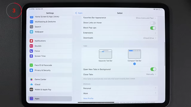 Safari tab settings with 'Compact Tab Bar' selected