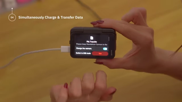 Insta360 GO Ultra allows simultaneous charging and data transfer