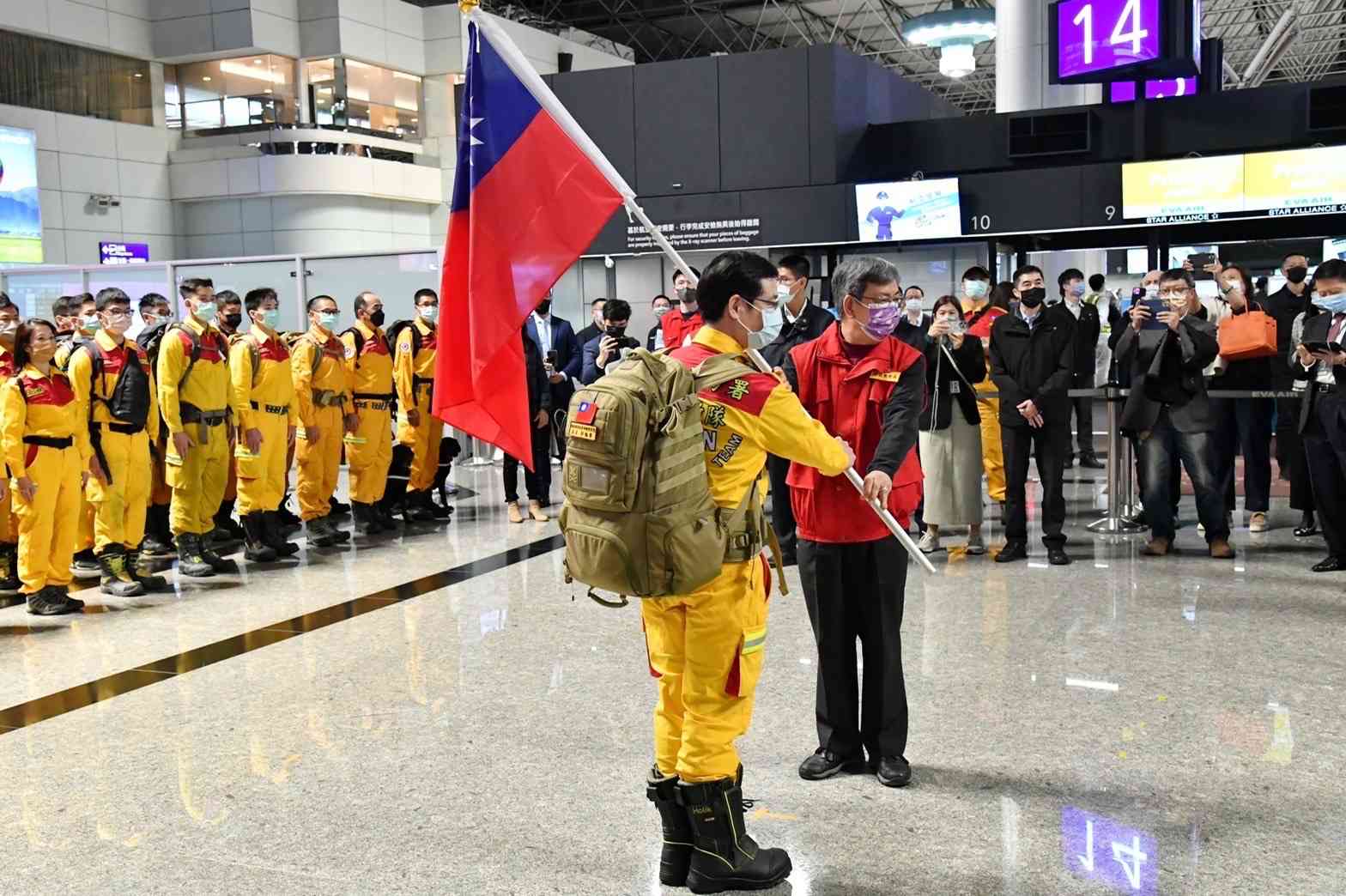 第二梯搜救隊挺進土耳其災區 陳建仁：Taiwan is helping！