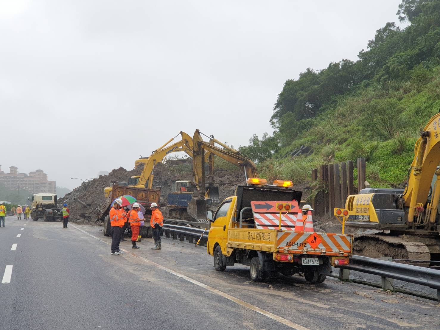 國道1號走山大塞車 回堵20公里路況慘！