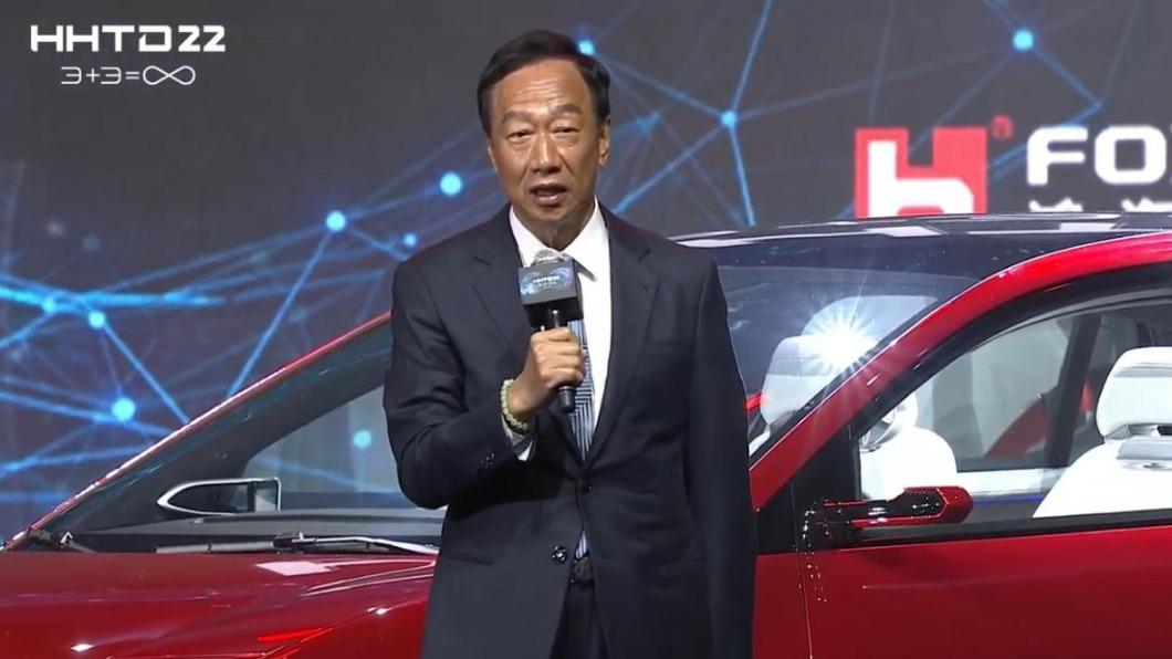 鴻海科技日 最強代言人郭董駕ModelB登場