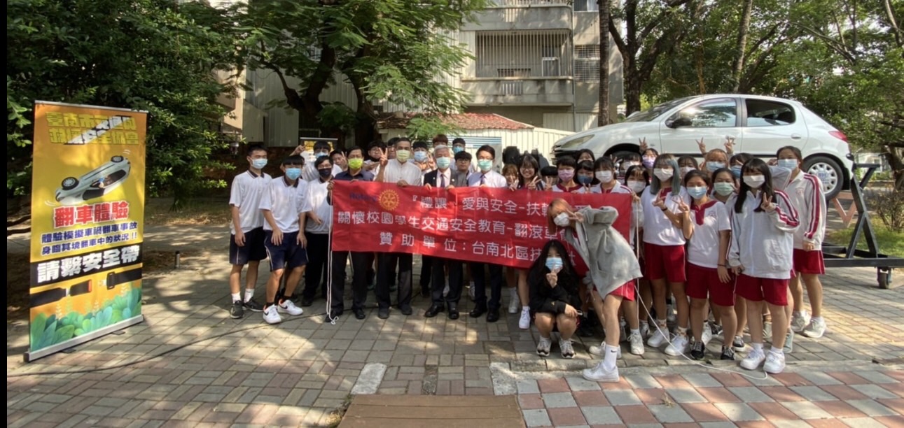 好險是模擬！高中生體驗車禍意外超逼真