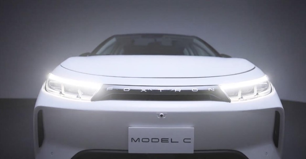 鴻海曝光「MODEL C量產版」 30秒預告引爆話題