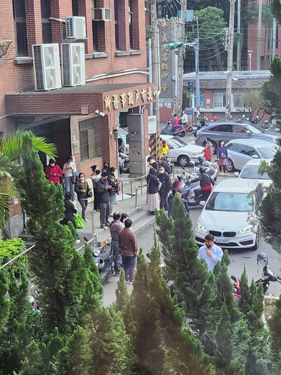 還稅於民！竹北市普發6千紓困金 上千民眾擠爆遷戶籍