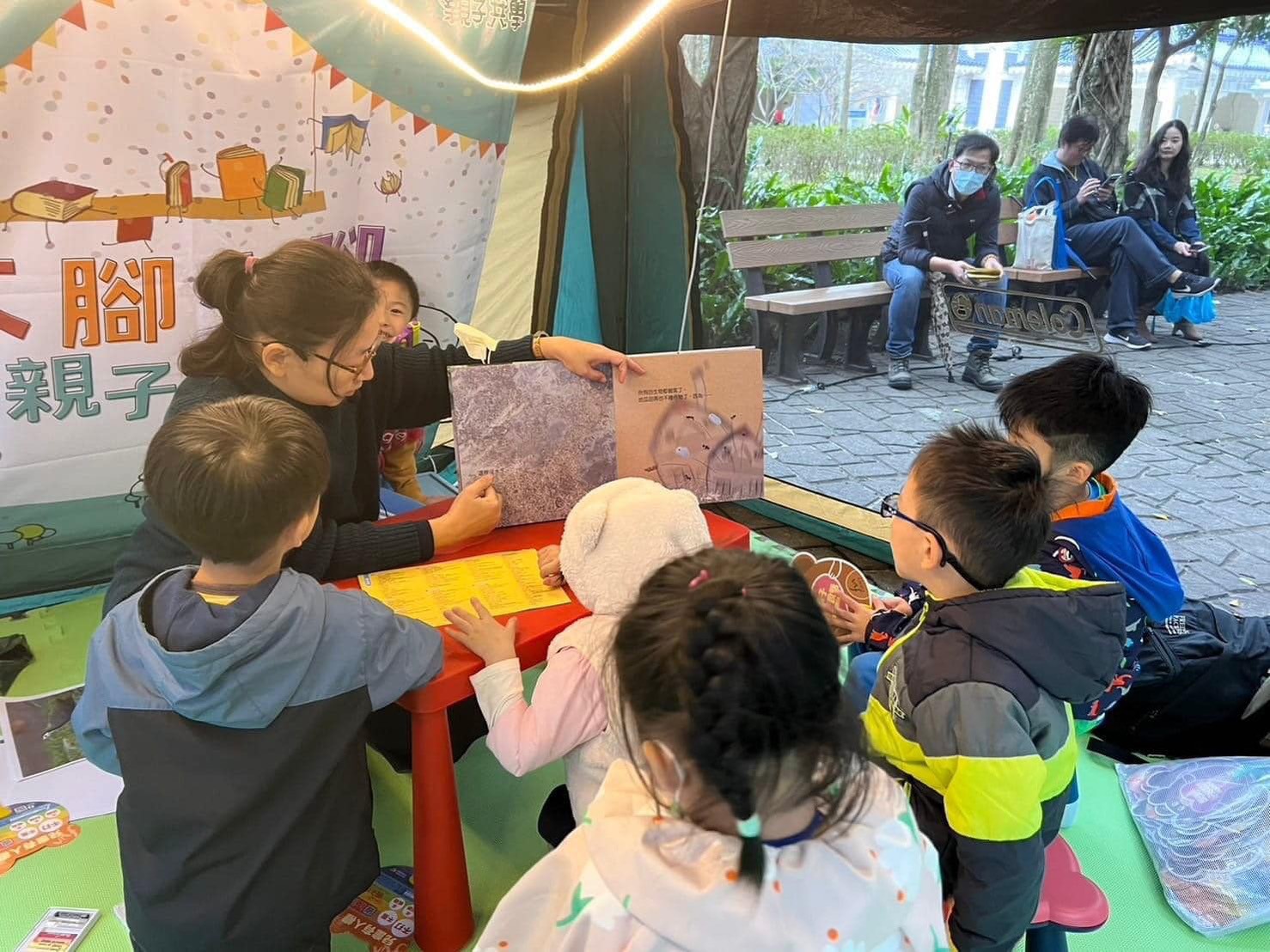 親子桃桃共將於市集帶來手作熱縮片、娃娃DIY、解憂植栽、親子育兒疑難雜症諮詢