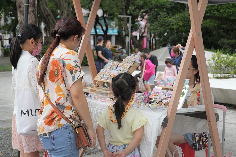 「FASHION FOR ALL 新北‧構時尚」5月11日起連續四個週末在新北市府中廣場將有工作坊、市集等