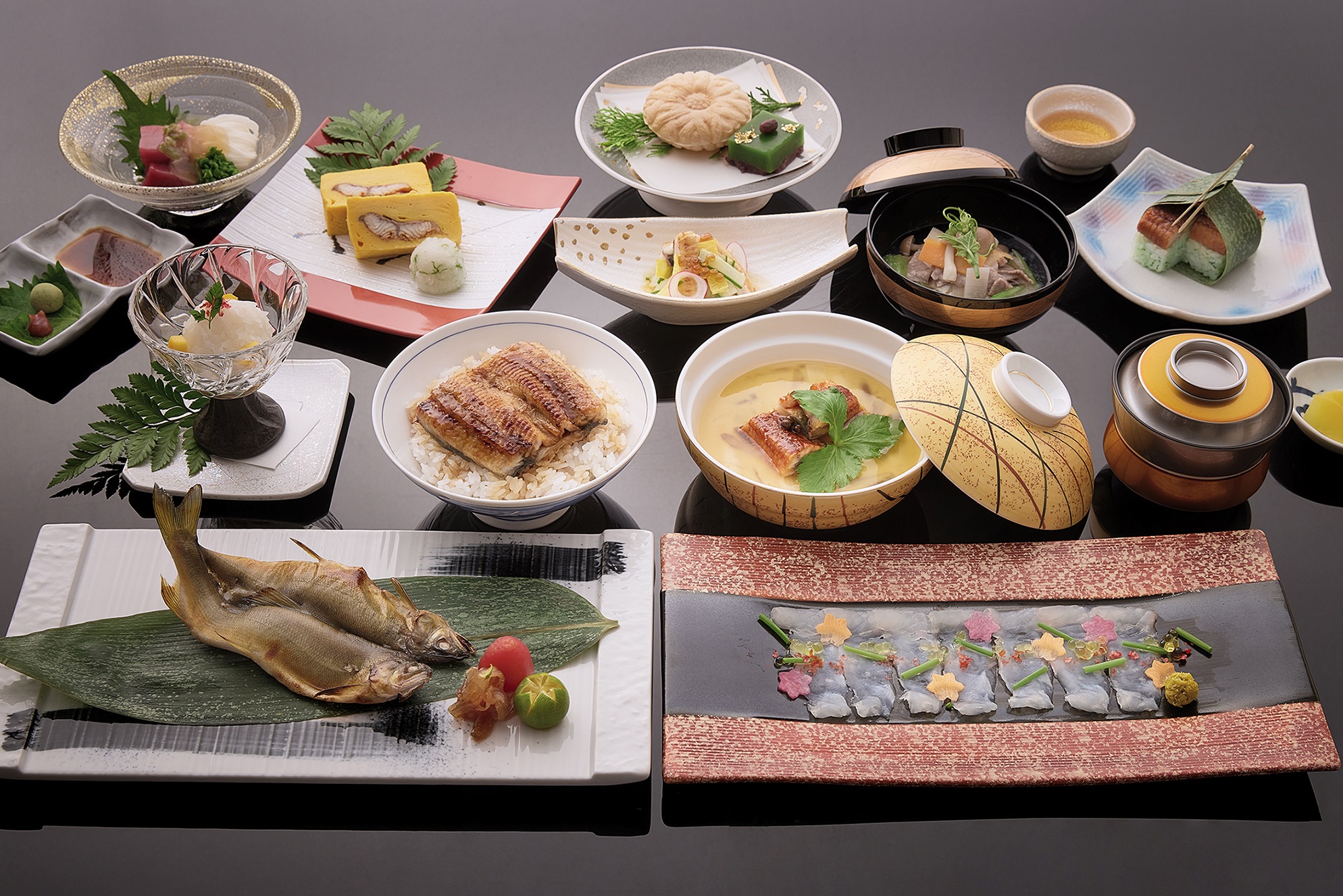 JR東日本大飯店台北B1的「HAYASE日本料理」，7月1日起至8月15日，推出整套「鰻魚懷石料理」套餐餐價3,800元。