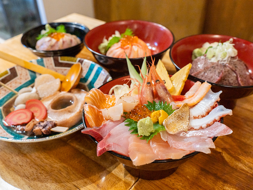 「市場屋近江町市場總本店」享用能登牛蓋飯、喉黑魚等美食