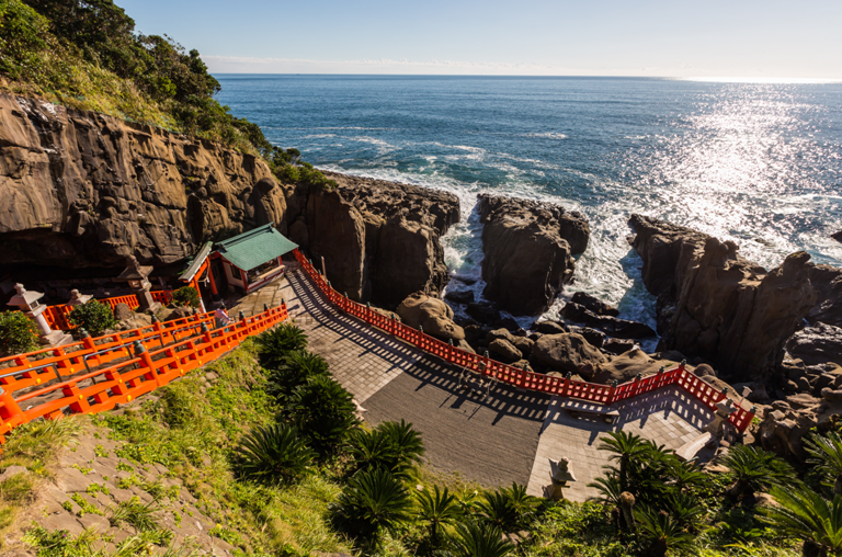 到九州，探訪極具歷史與神秘感的神社，鵜戶神宮，易飛獨家南北九州行程，第2人再折$4,000