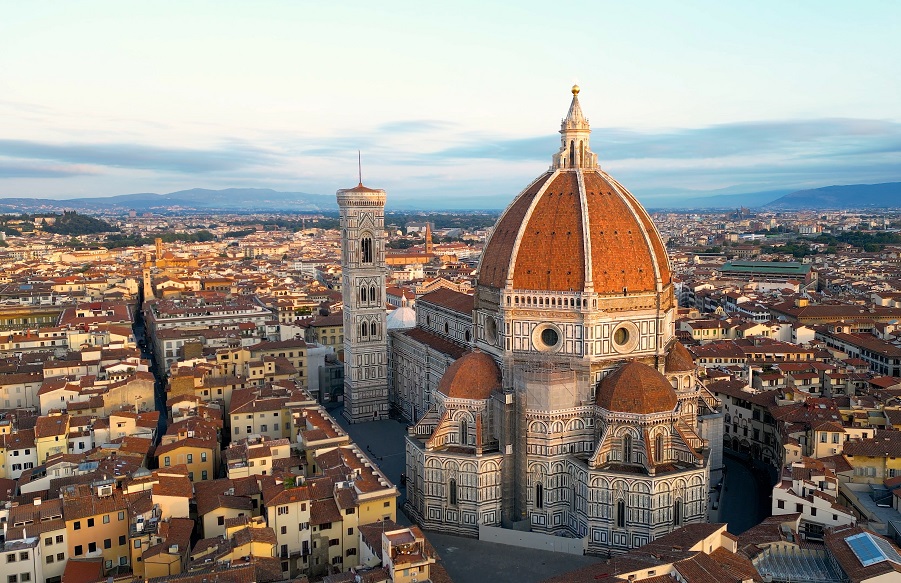 佛羅倫斯大教堂 (Duomo di Firenze)聖瑪麗大教堂，華航直飛義大利10日，走訪義大利經典路線，旅展特惠$72,888，第2人現折$3,000