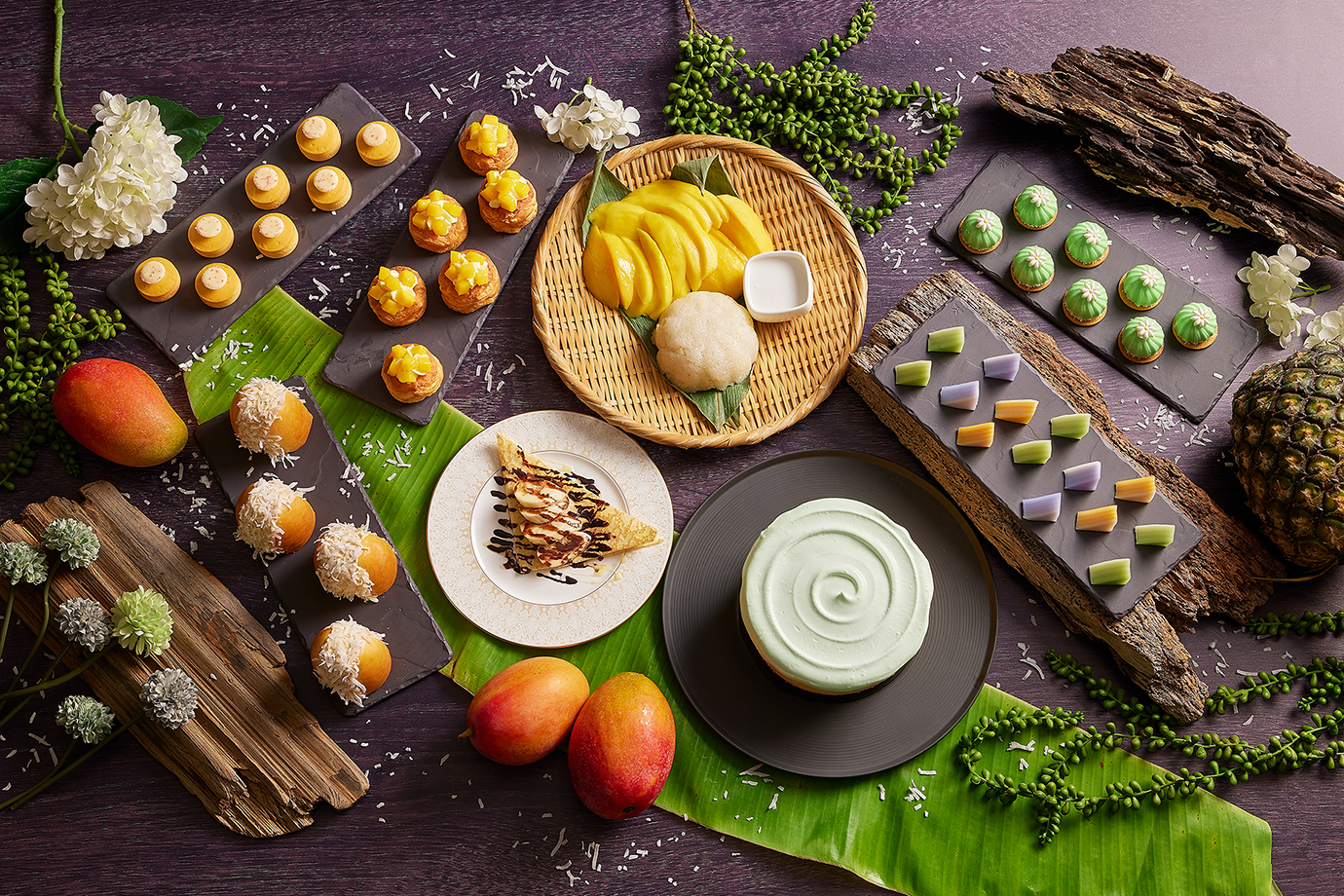 「Brilliant鉑麗安全日餐廳」推出東南亞美食祭由點心房團隊製作馬來西亞國民美食「斑斕蛋糕」、 甜而不膩的「南瓜千層娘惹糕」…等，每一口都令人喜愛。