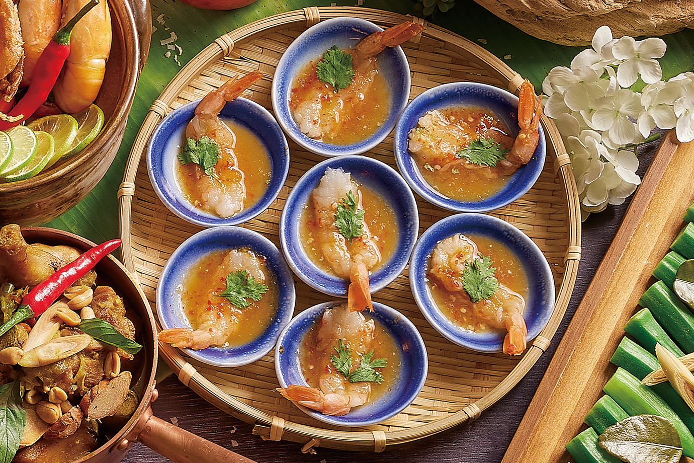 「Brilliant鉑麗安全日餐廳」的「泰式酸辣蝦」秘訣在於使用多種辣椒、魚露、檸檬和香料製作的酸 辣醬，是一道非常開胃的料理。