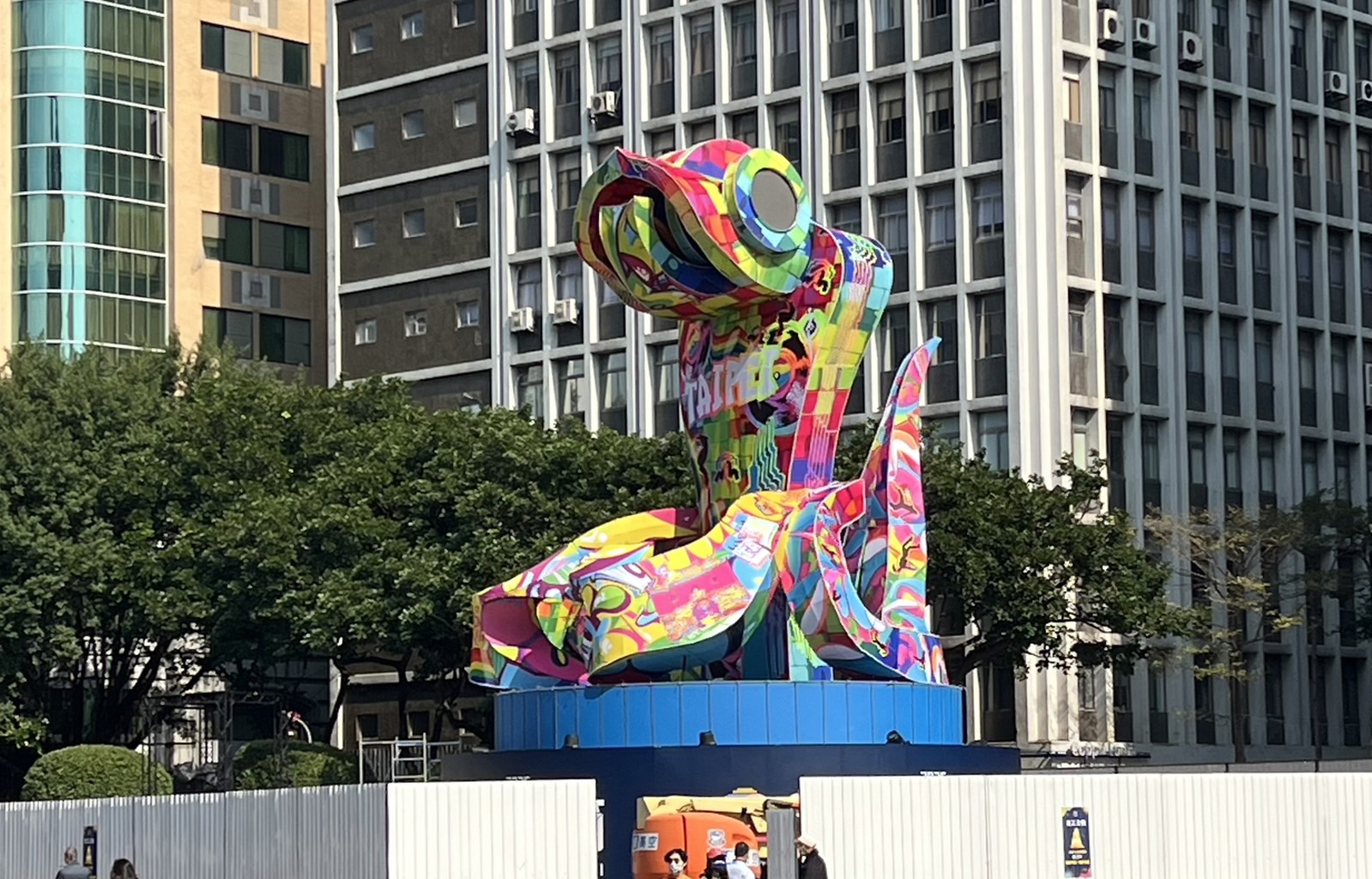 主燈「福蛇豆豆」不僅是台北燈節焦點，更象徵城市創新與活力。