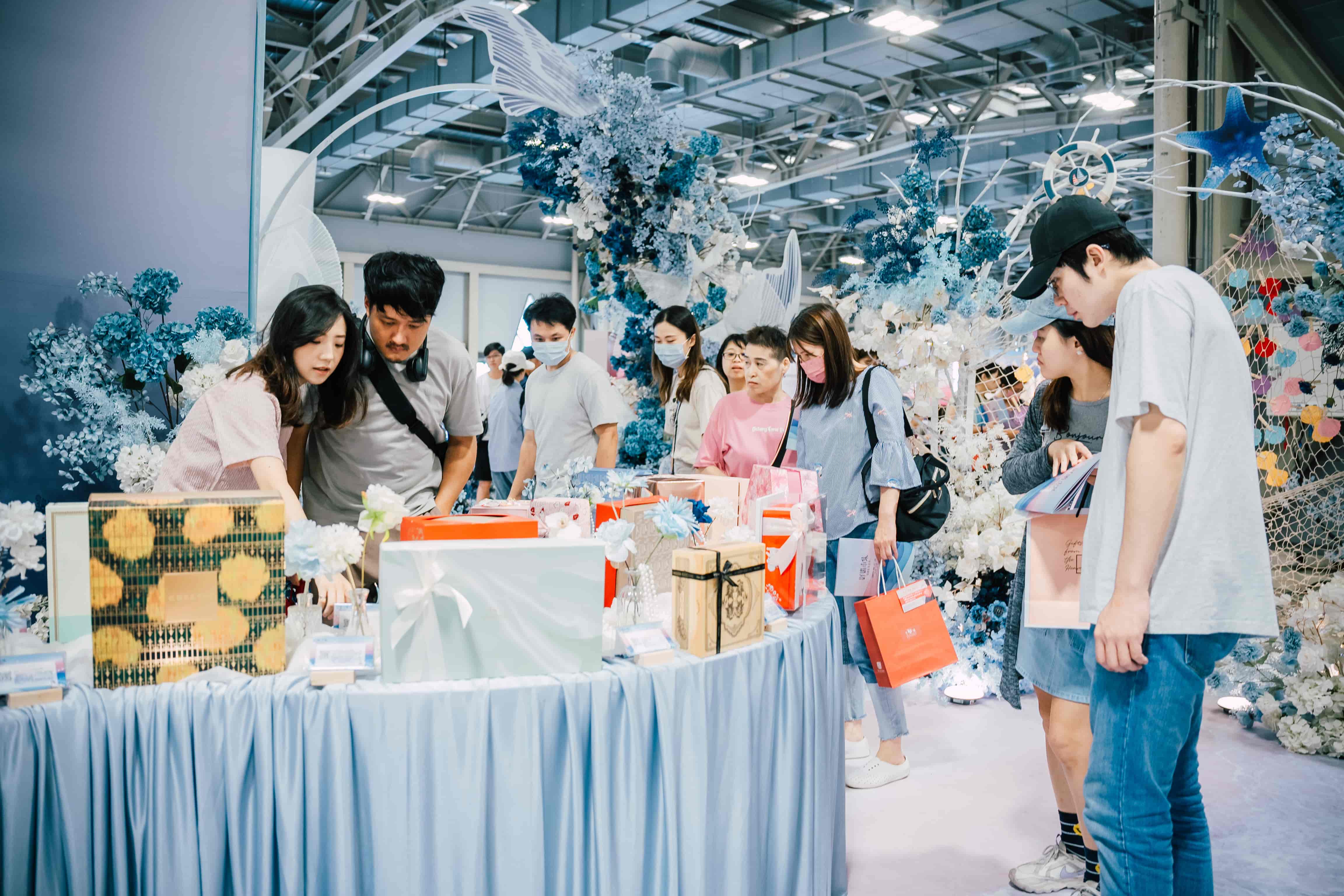 2024年全年好婚市集新人出席狀況踴躍，下訂率及營收皆逐年成長，屢創亮眼佳績。