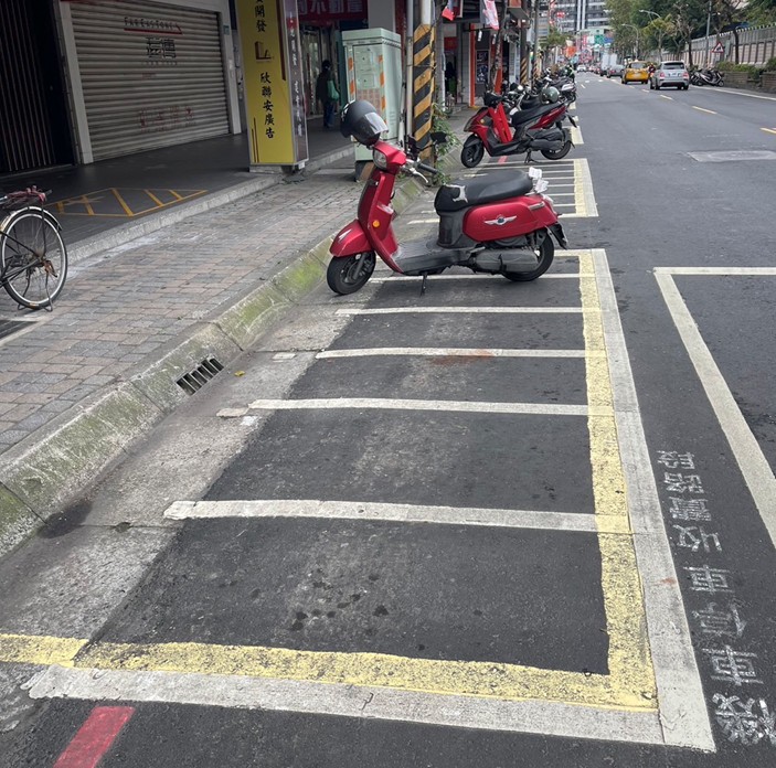 機車停車格.jpg