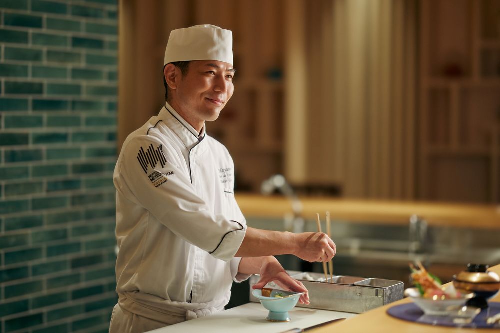 JR東日本大飯店台北HAYASE日本料理推出的「美食福井會席」運用日本福井的食材，呈現精采的了，每一道菜都是由料理長郡司行雄親自掌管，不假他人之手。