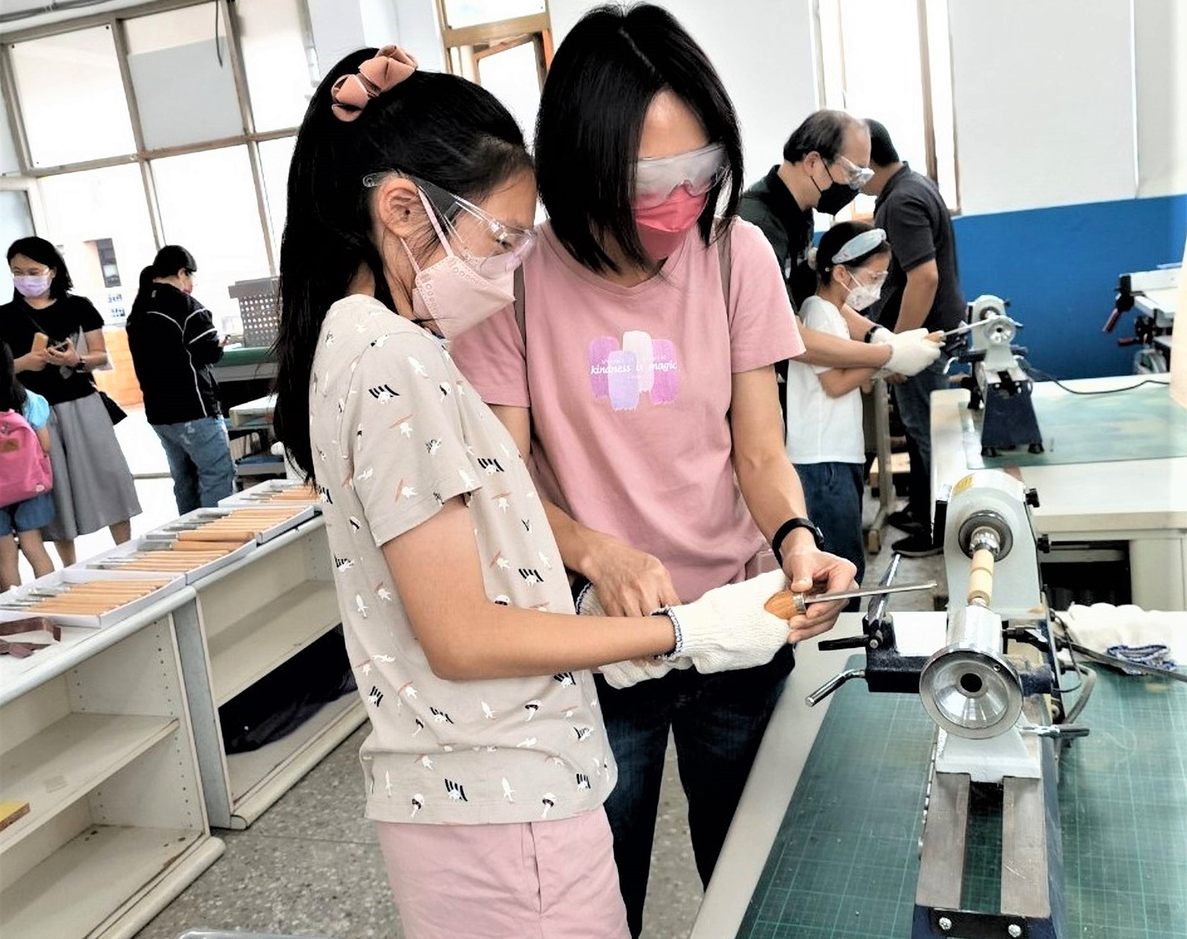 寒暑假辦理超過百場職探育樂營 歡迎親子一起動手做