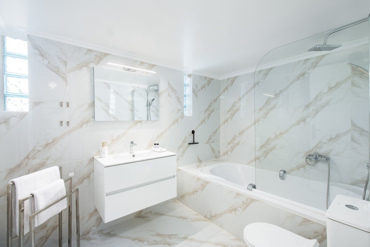 Marble Bathroom of Alimos Flat