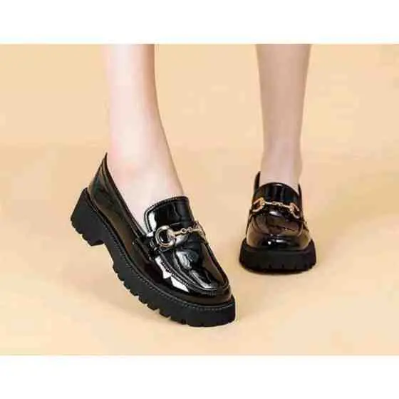 Sepatu Oxfords Kulit Hitam Wanita