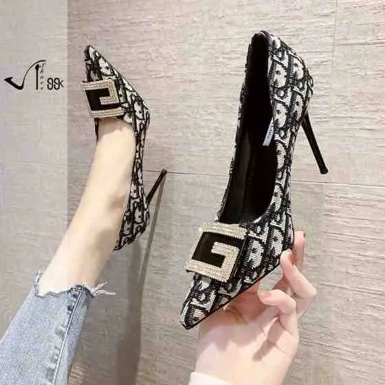 Heels Motif