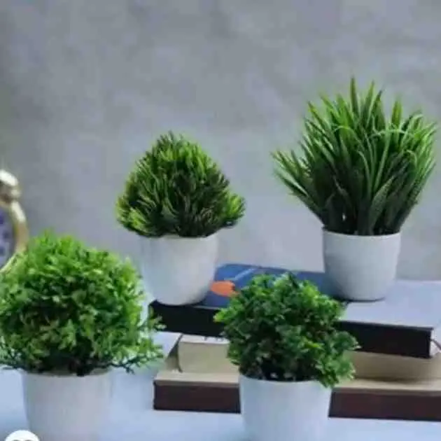 set of 4 artificial plants with pot
