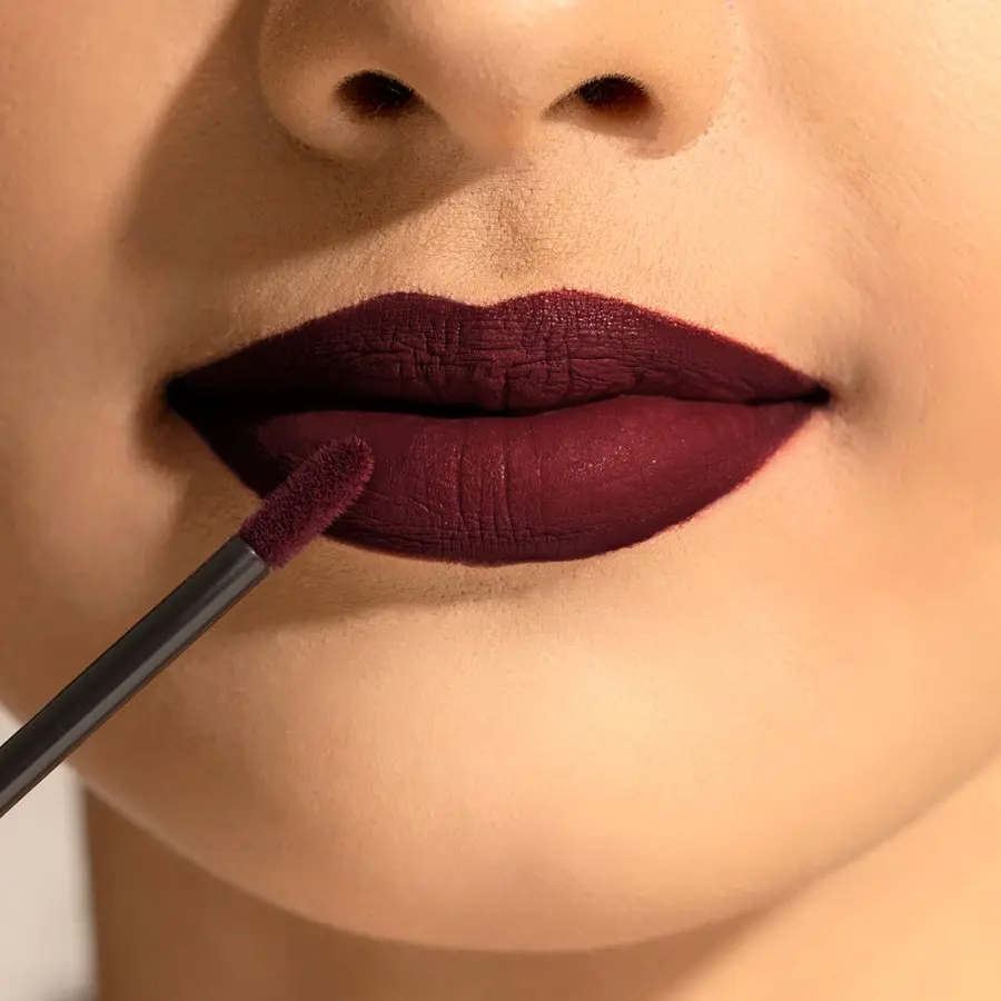 Light Matte Lip Cream (Blackberry Jam)