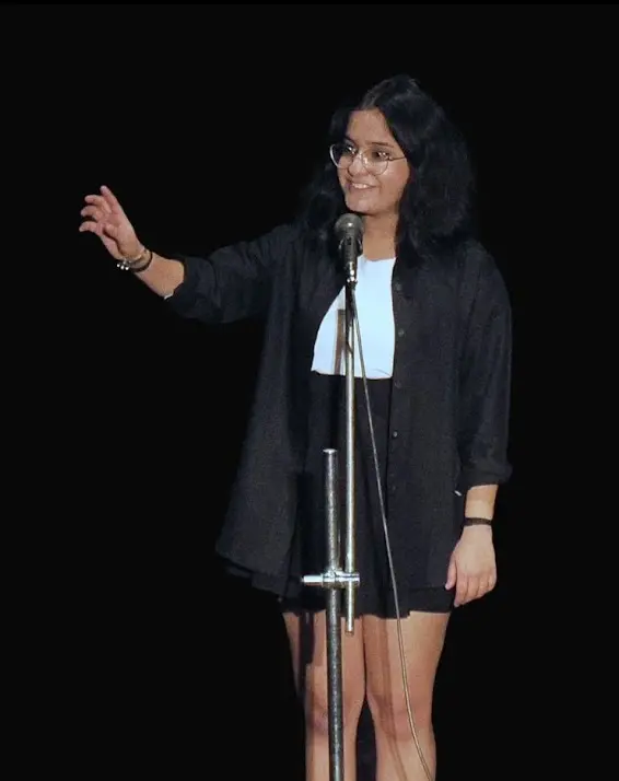 Skirt Ka Right Size - Vanika Sangtani