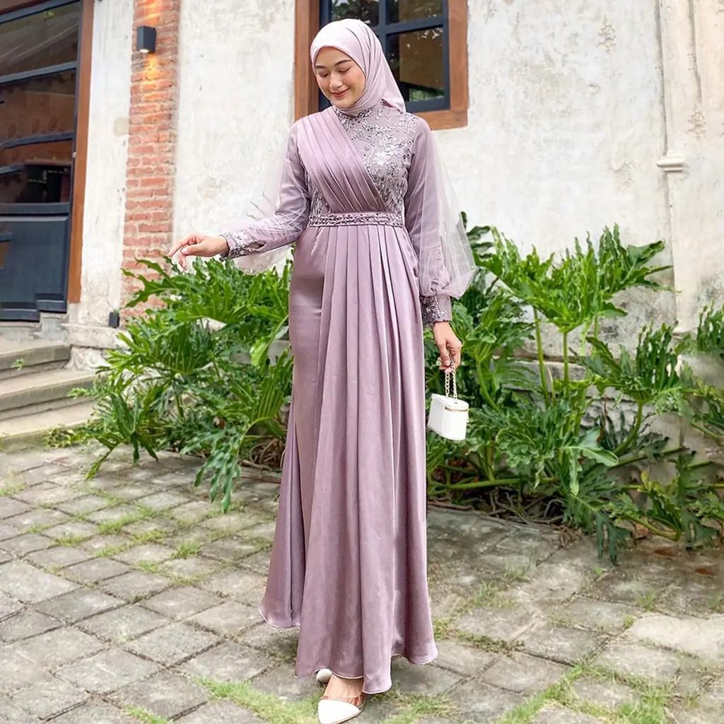 62. Gamis Adeeva Brokat