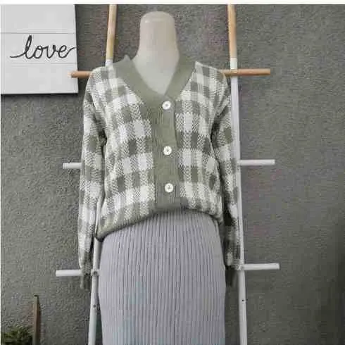 Cardigan rajut motif kotak