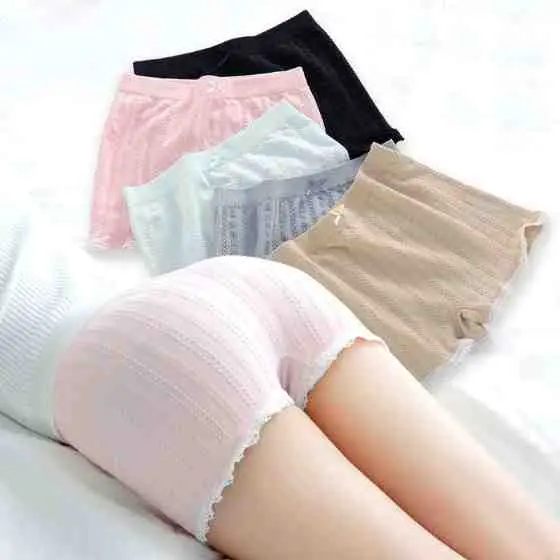 Hot pants wanita 