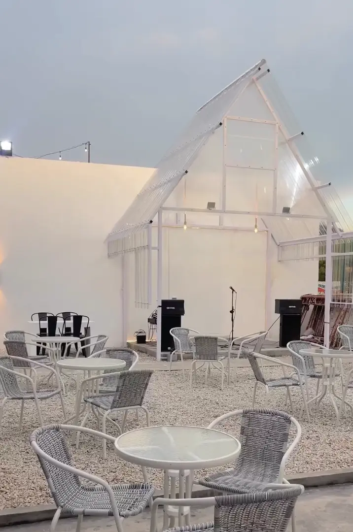 Nongkrong Aesthetic di Jomtea