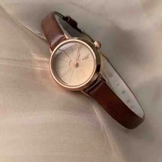 11. Jam Tangan Wanita - Korea