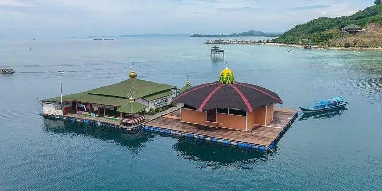 Masjid Terapung Al Aminah