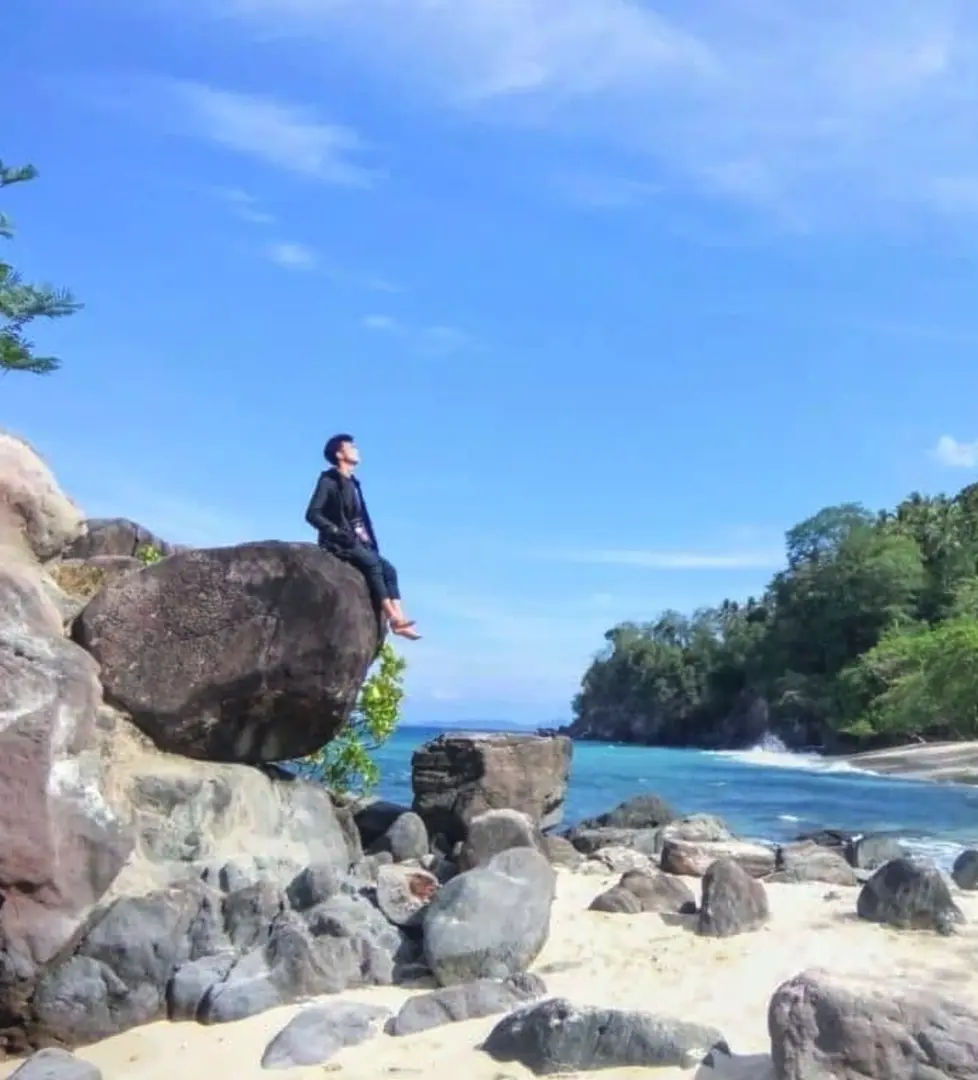 Pantai Kanada Batu Putih