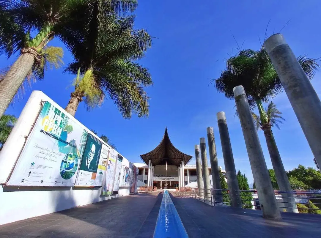 PERPUSTAKAAN PROKLAMATOR BUNG HATTA