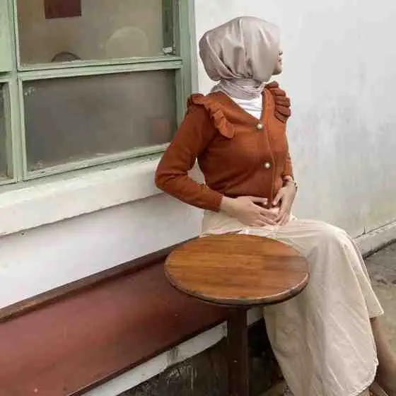 7. Dewi Cardigan