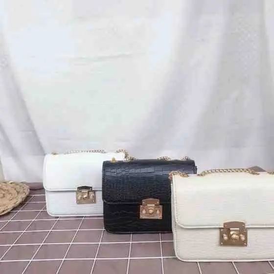 23. Malvia Bag