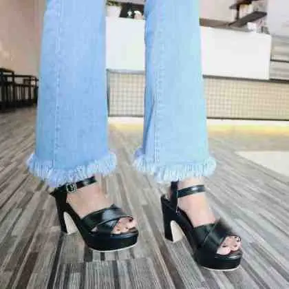 24. Laneige Dranatha Heels