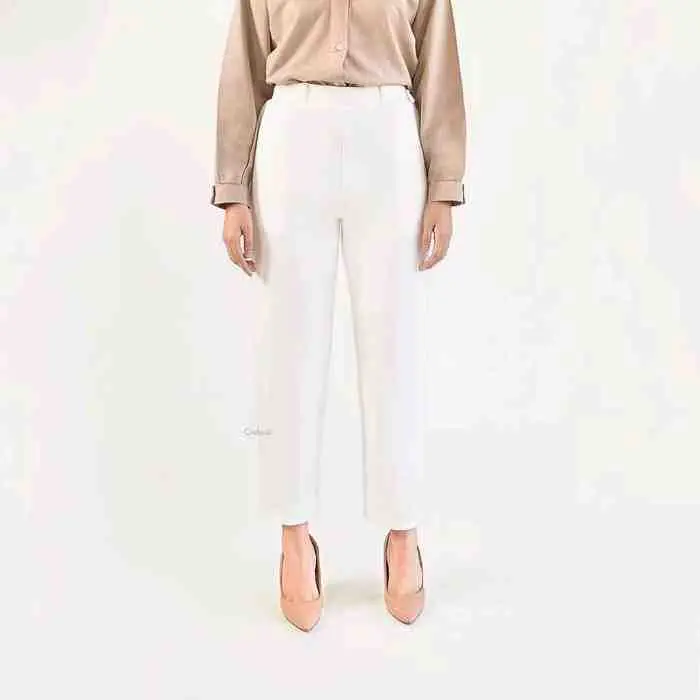 59. Chloe Basic Pants