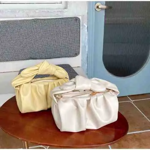 69. Michell Slingbag